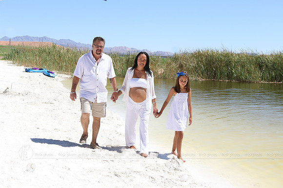 Maternity Baby Bump Inspo Photos By On The Rocks Photography